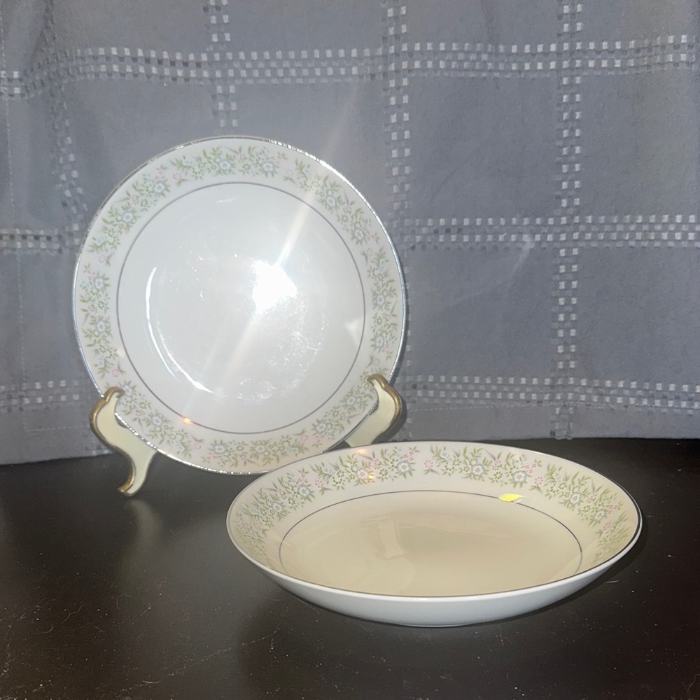 Elegant Floral Dinnerware Set